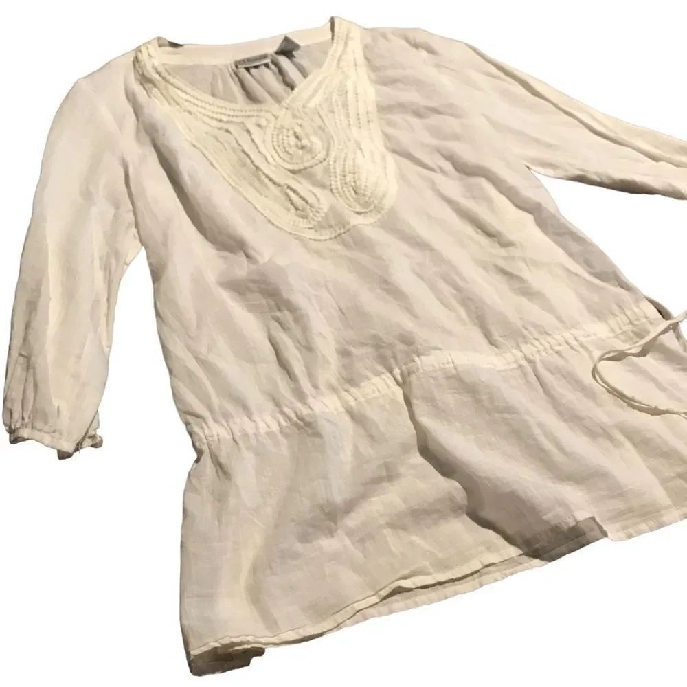 Chicos size 1 (medium) white blouse excellent condition see pics